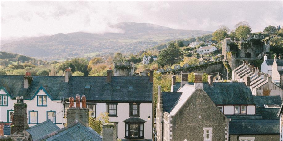 Mae angen cartrefi yng Ngwynedd - allwch chi helpu?