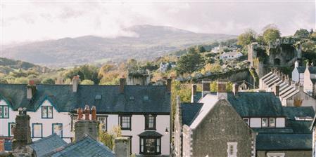 Mae angen cartrefi yng Ngwynedd - allwch chi helpu?