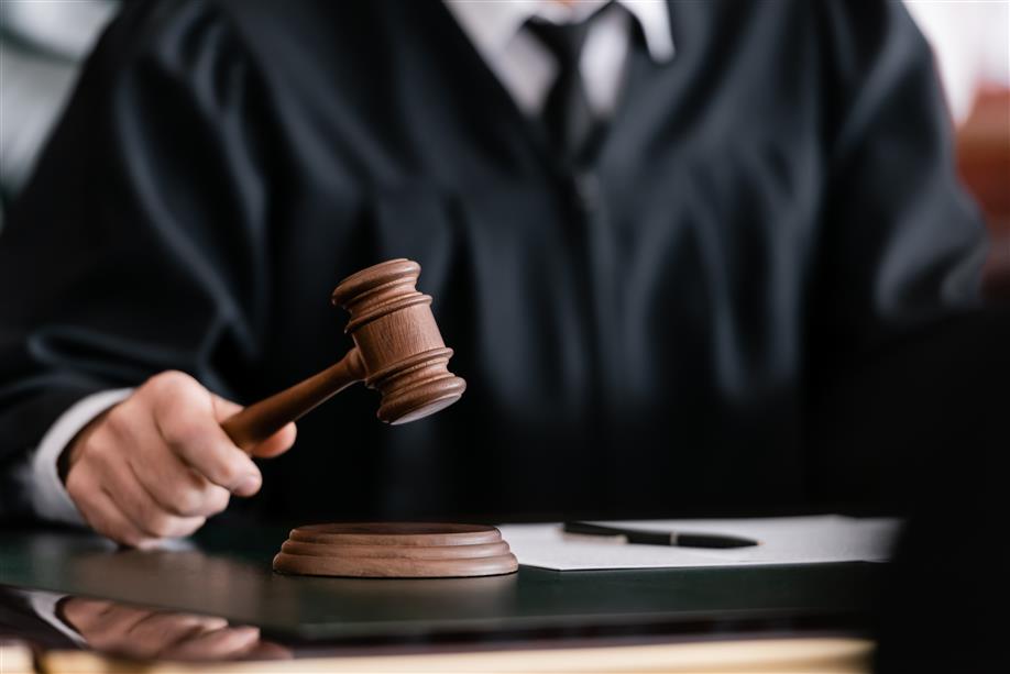 Landlord o Abertawe yn cael dirwy am doriadau Rhentu Doeth Cymru